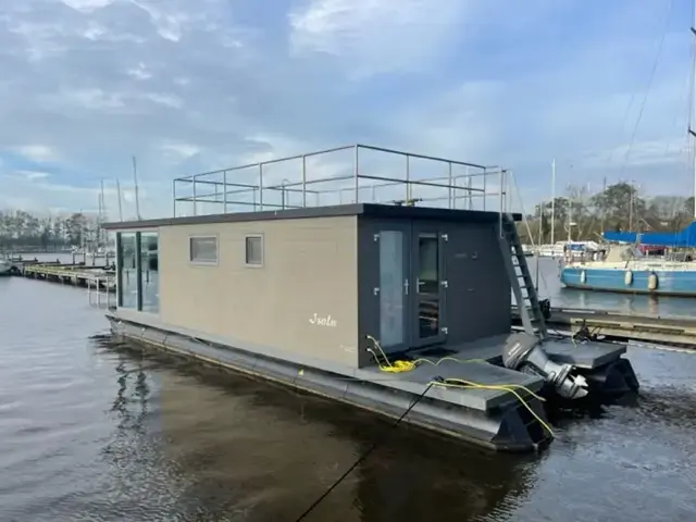 HT Lofts PE Special Houseboat