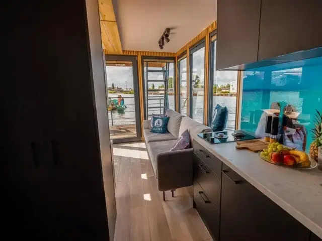 Shogun Mobile Houseboat