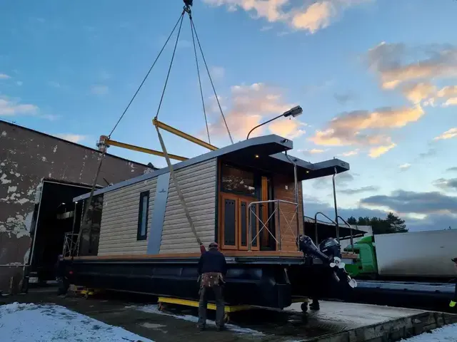 Campi 360 Houseboat