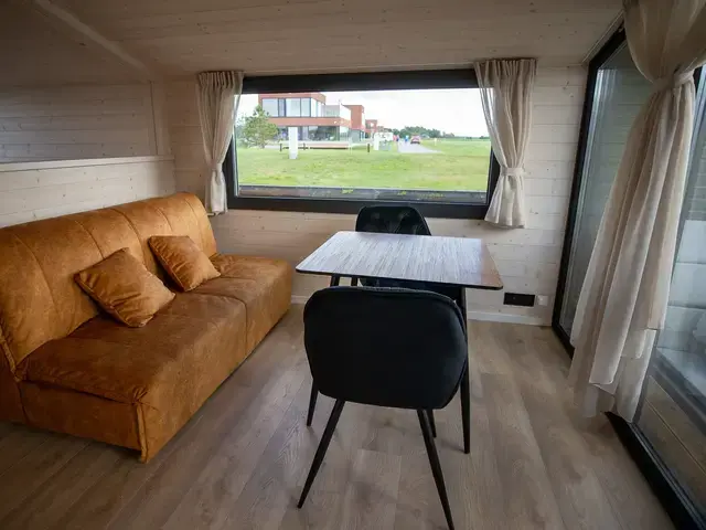 Twin Vee M-Cabin Houseboat