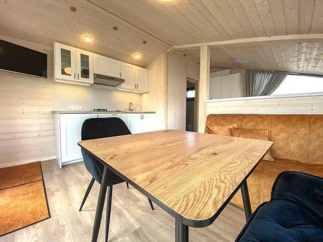 Twin Vee M-Cabin Houseboat