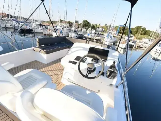 Rodman 1290 Evolution Flybridge