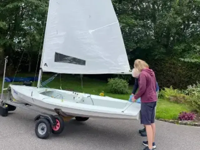 Streaker Class 13ft Dinghy Sailer