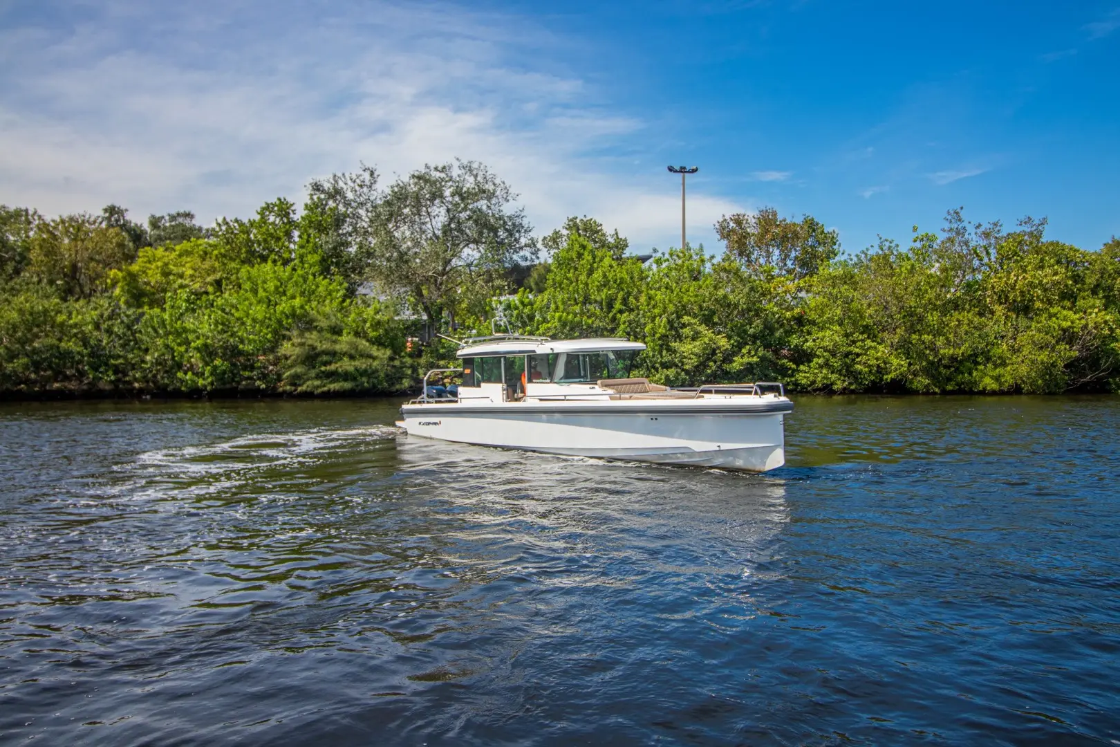 2018 Axopar 37 sport cabin