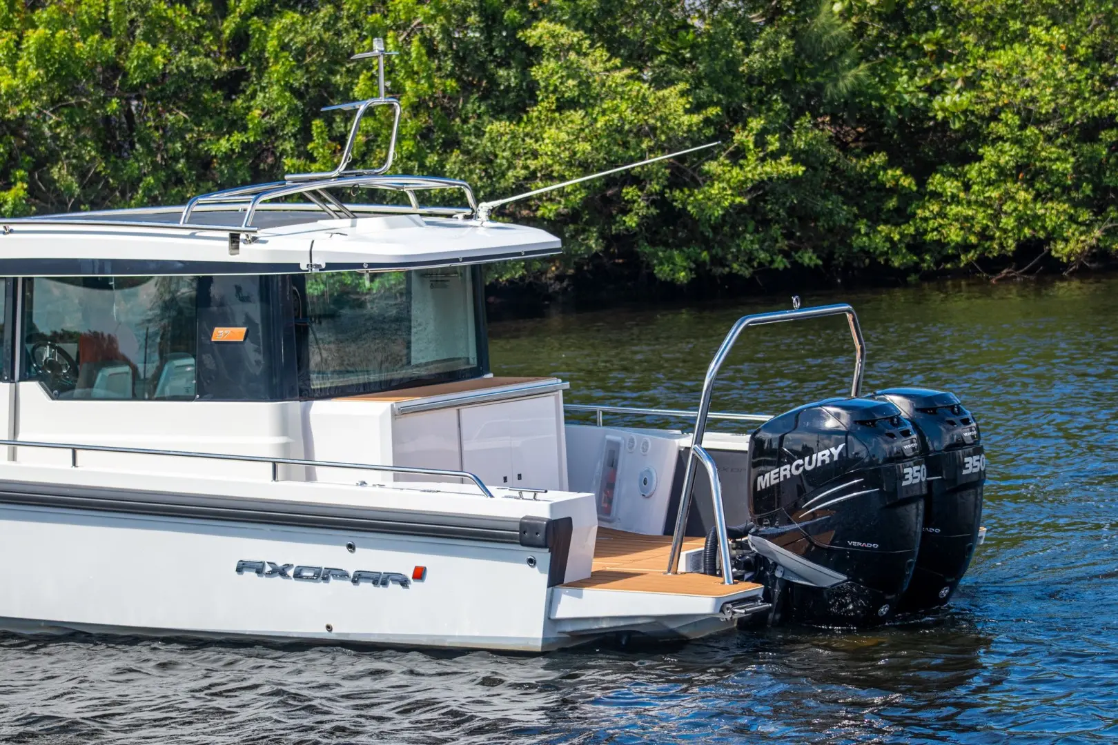 2018 Axopar 37 sport cabin