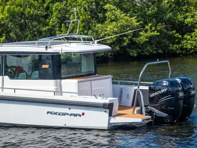 Axopar 37 Sport Cabin