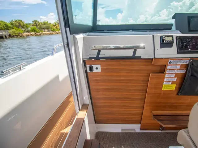 Axopar 37 Sport Cabin