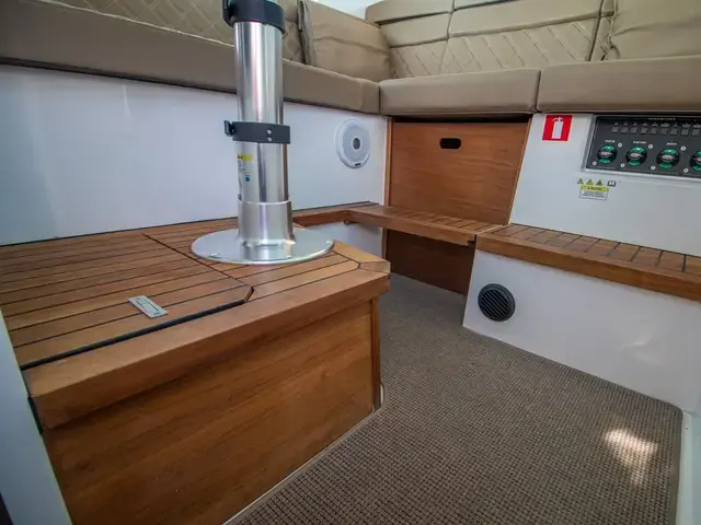 Axopar 37 Sport Cabin