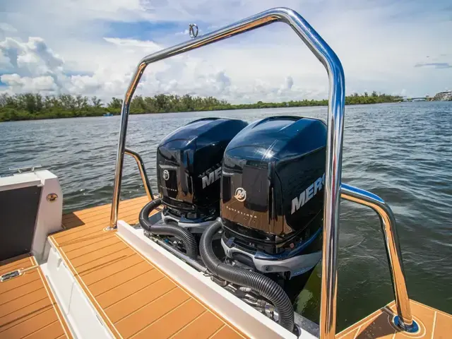 Axopar 37 Sport Cabin