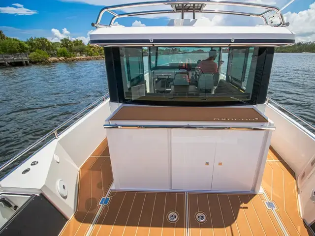 Axopar 37 Sport Cabin