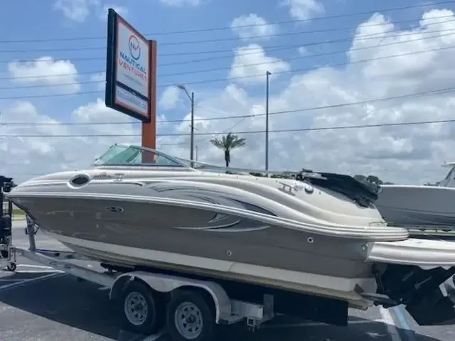 Sea Ray 240 Sundeck