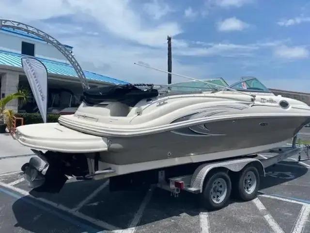 Sea Ray 240 Sundeck