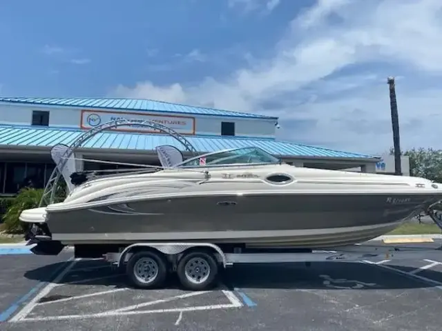 Sea Ray 240 Sundeck