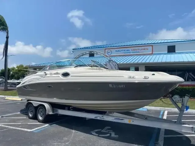 Sea Ray 240 Sundeck