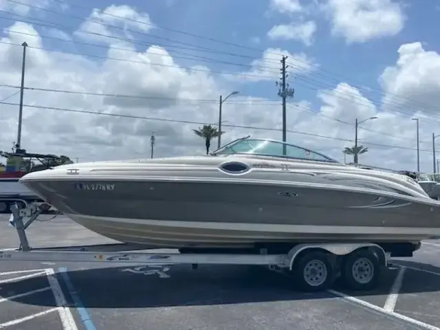 Sea Ray 240 Sundeck