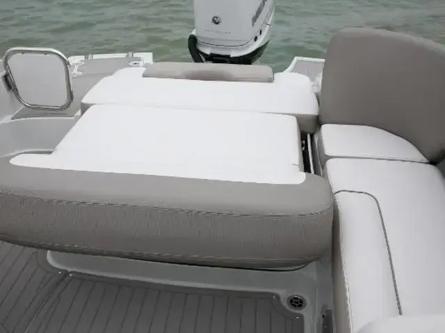 Crownline E 235 Xs