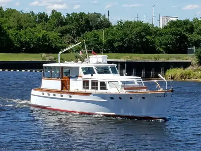 Trumpy 550 Cockpit Motor Yacht