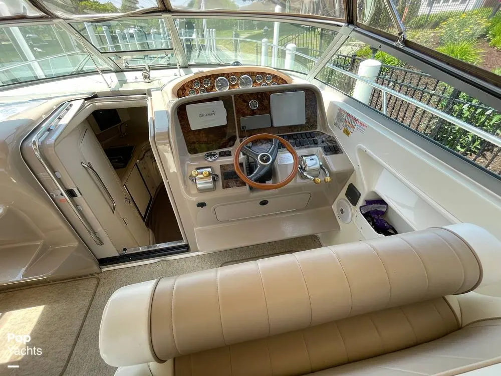 1999 Sea Ray 330 express cruiser