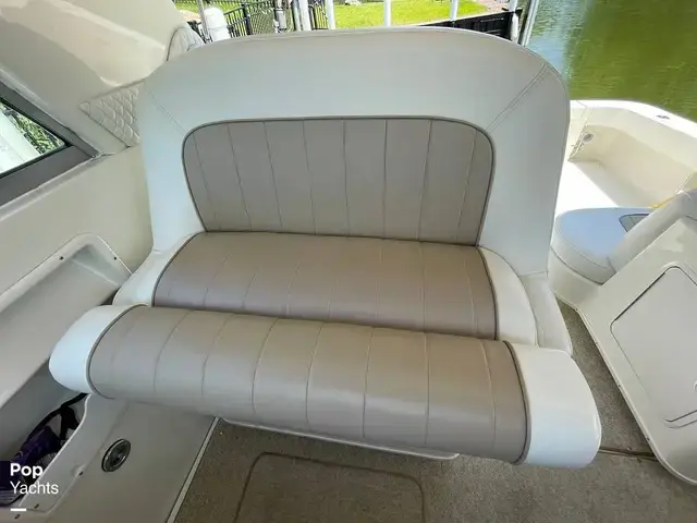 Sea Ray 330 Express Cruiser