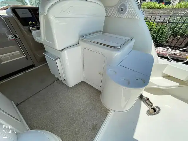 Sea Ray 330 Express Cruiser