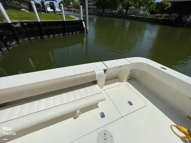 Sea Ray 330 Express Cruiser