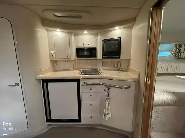 Sea Ray 330 Express Cruiser