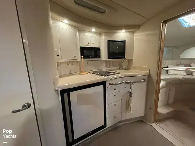 Sea Ray 330 Express Cruiser