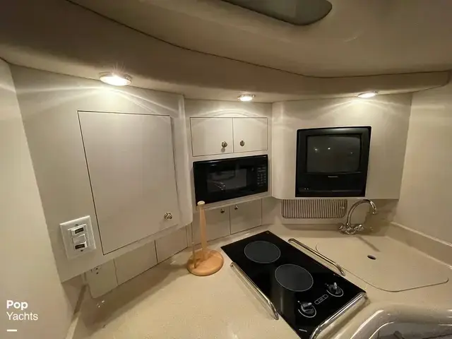 Sea Ray 330 Express Cruiser