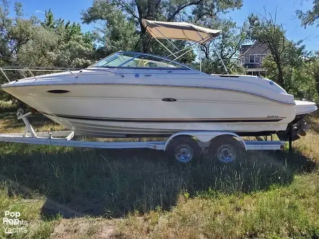 Sea Ray 225 Weekender