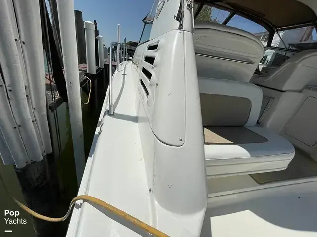 Sea Ray 330 Express Cruiser