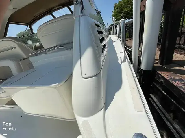 Sea Ray 330 Express Cruiser