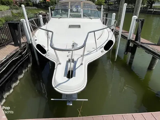 Sea Ray 330 Express Cruiser