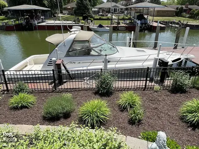 Sea Ray 330 Express Cruiser