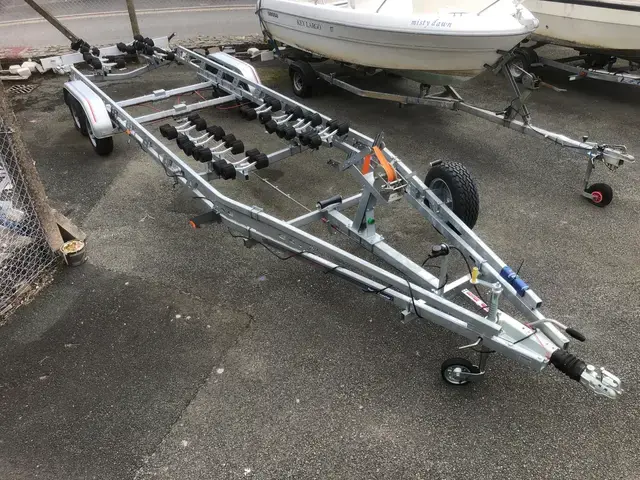 Custom Classic Indespension Super Roller Coaster 10EX 3500KG Braked Boat Trailer