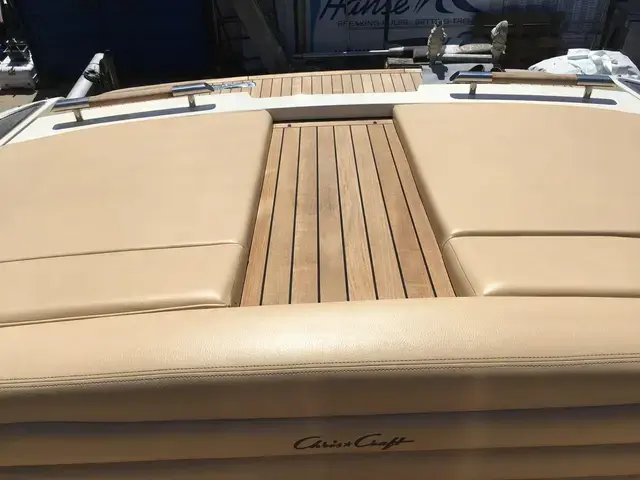 Chris Craft Corsair 28