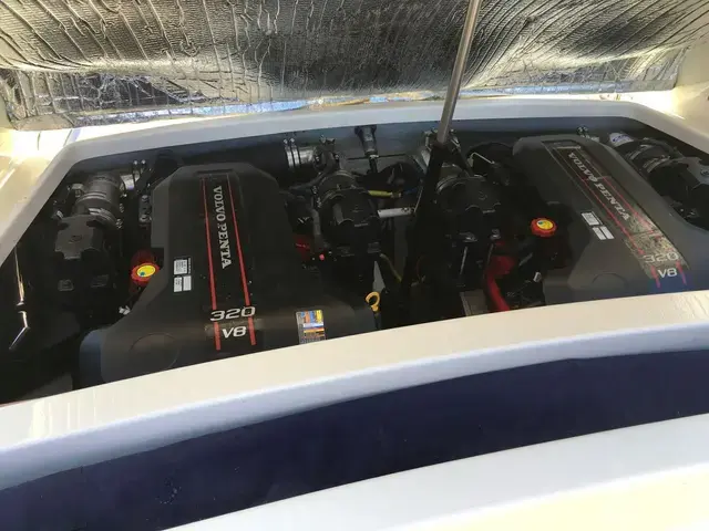 Chris Craft Corsair 28