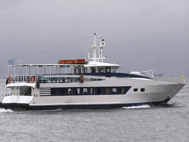 Day PASSENGER BOAT