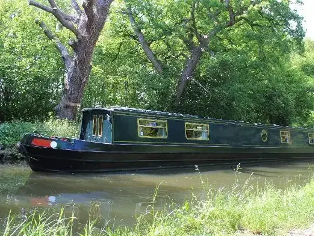 Narrowboat 65' Semi Trad RLL