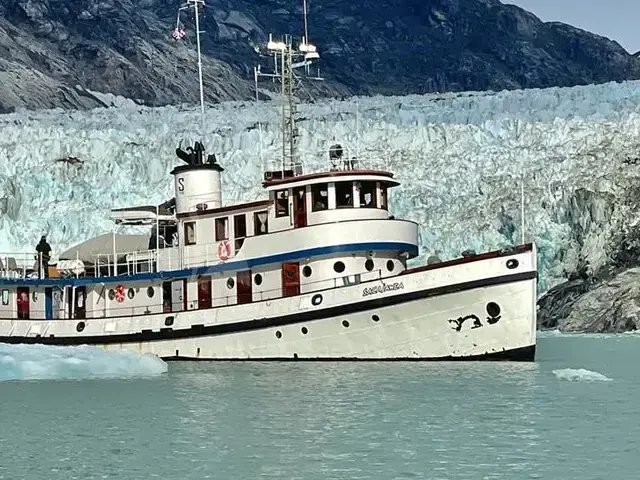 Classic boats Exploration Yacht