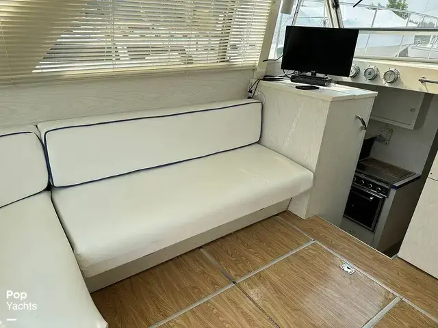 Chris Craft 38 Commander