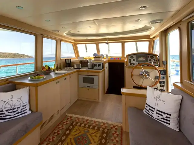 Custom Boats Cabin Cruiser