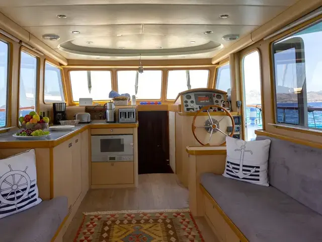 Custom Boats Cabin Cruiser