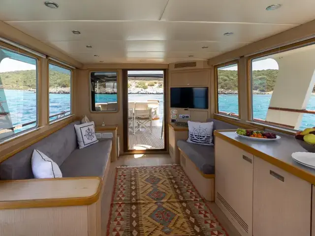 Custom Boats Cabin Cruiser