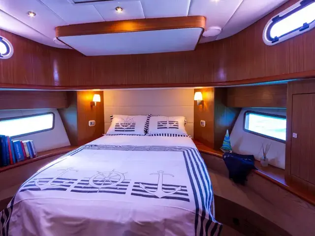 Custom Boats Cabin Cruiser