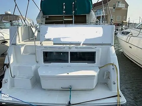 1995 Carver 325 aft cabin