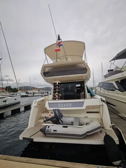 2019 Ferretti 450