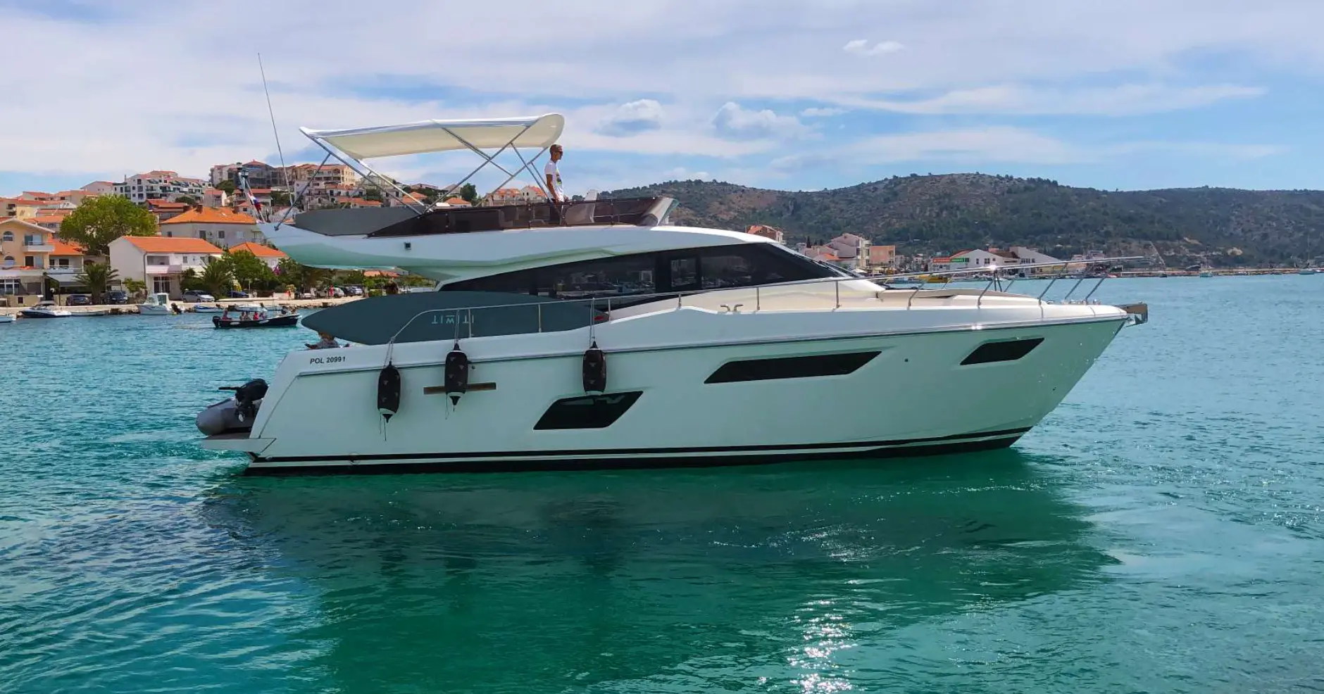 2019 Ferretti 450