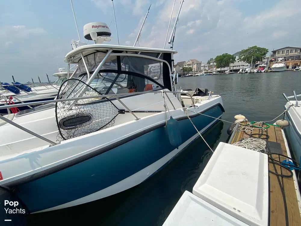 2008 Boston Whaler 255 conquest