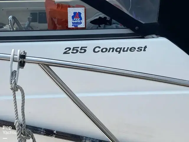 Boston Whaler 255 Conquest