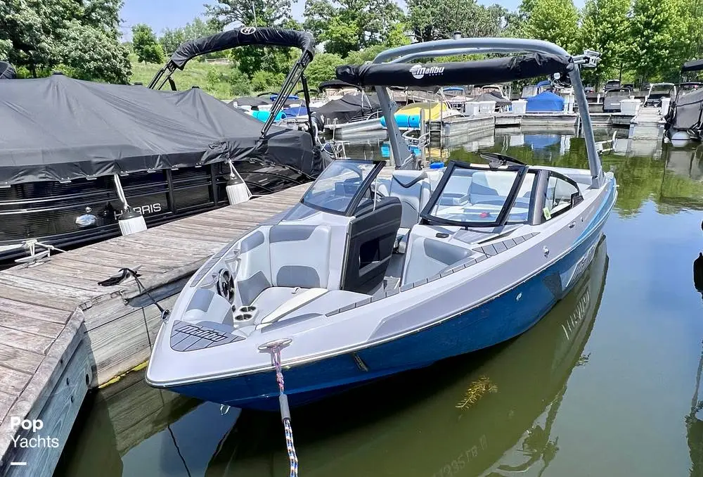 2021 Malibu 22 lsv